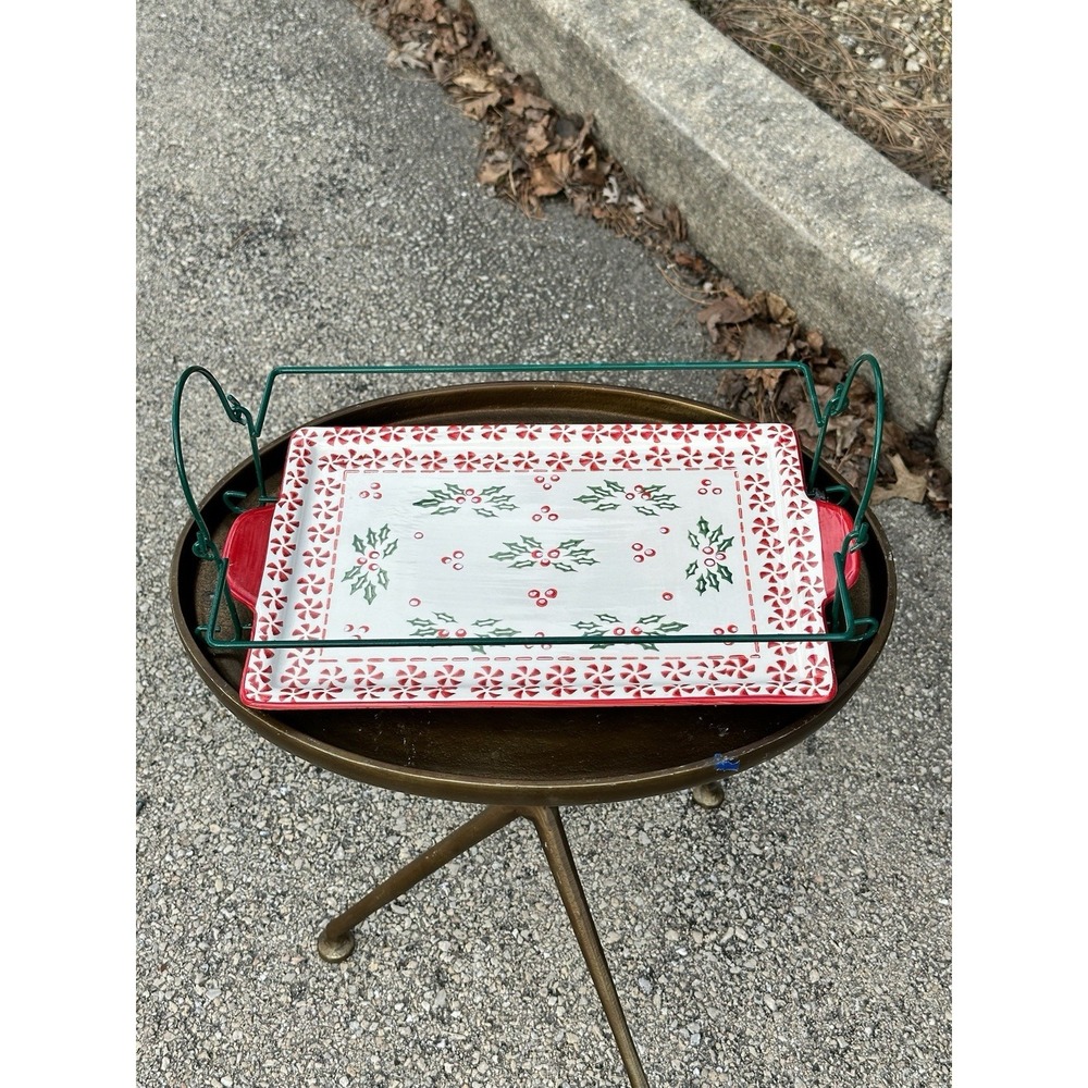 Temp-tations by Tara Peppermint Holly 13x9 Baker w/ Lid & Metal Rack - Picture 2 of 14